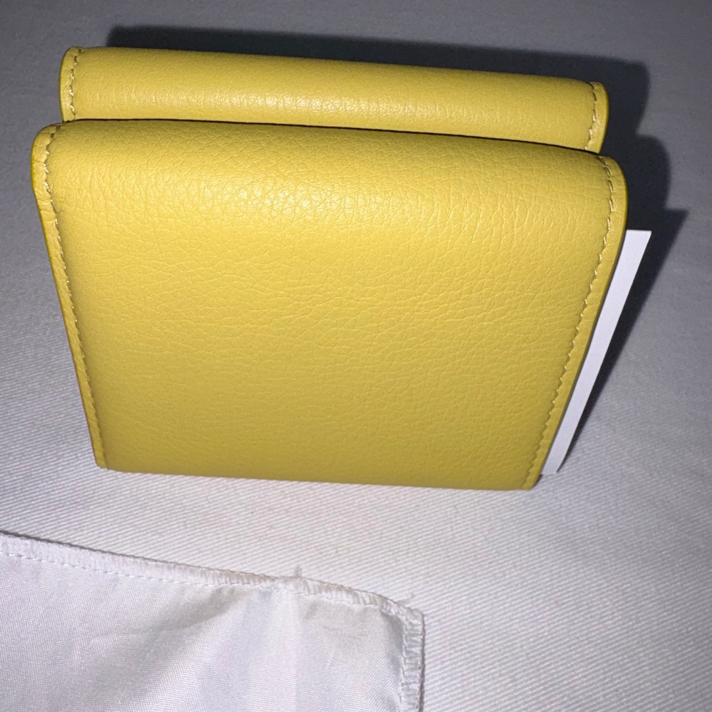 Tiffany & Co Trifold Wallet Yellow New Pebbled Leather T Logo Gold Hardware - Picture 6 of 11